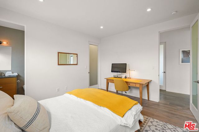 924 Vernon Avenue, Venice, CA 90291