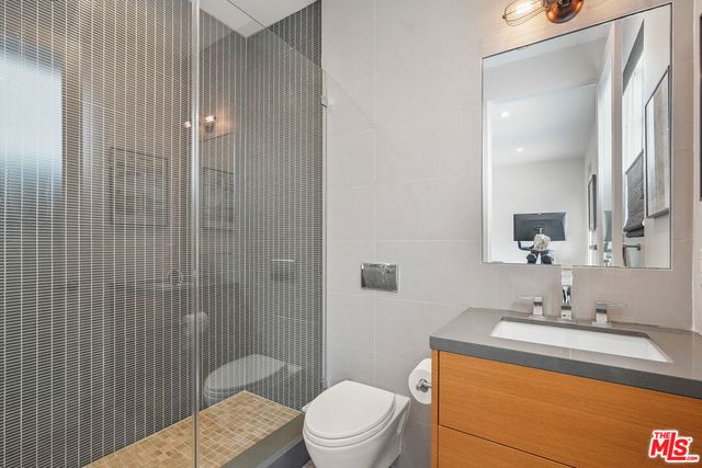 924 Vernon Avenue, Venice, CA 90291