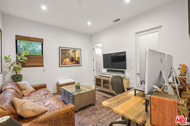 924 Vernon Avenue, Venice, CA 90291