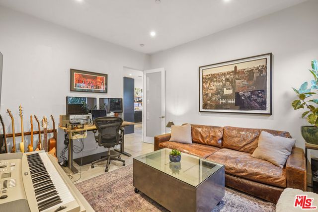 924 Vernon Avenue, Venice, CA 90291