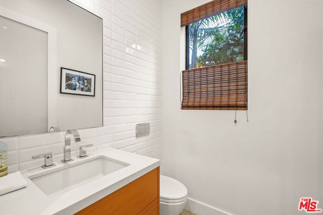 924 Vernon Avenue, Venice, CA 90291
