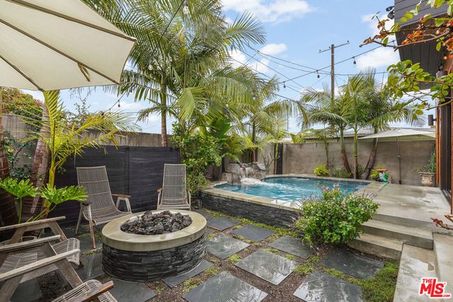 924 Vernon Avenue, Venice, CA 90291