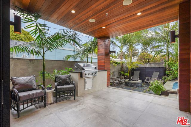 924 Vernon Avenue, Venice, CA 90291