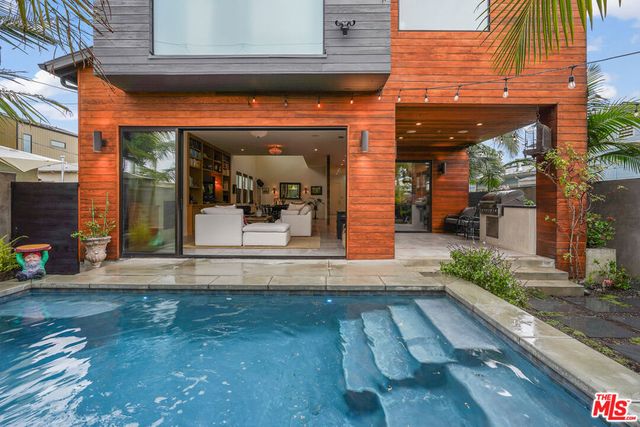 924 Vernon Avenue, Venice, CA 90291