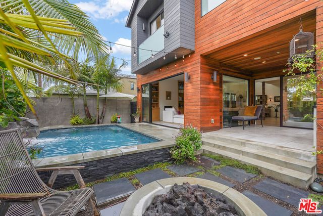 924 Vernon Avenue, Venice, CA 90291