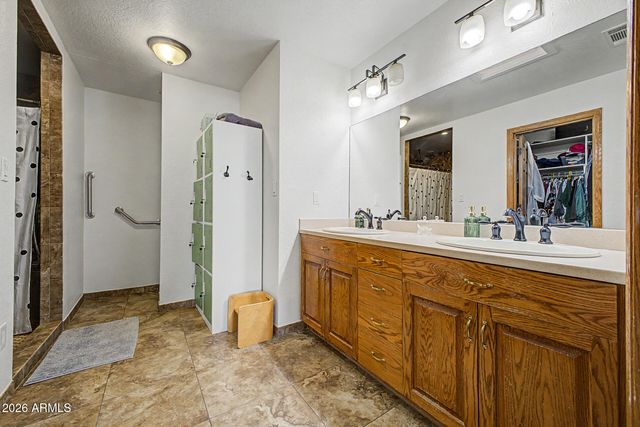 6921 E VOLTAIRE Avenue, Scottsdale, AZ 85254