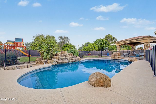 6921 E VOLTAIRE Avenue, Scottsdale, AZ 85254