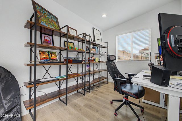 6921 E VOLTAIRE Avenue, Scottsdale, AZ 85254