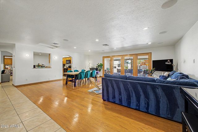 6921 E VOLTAIRE Avenue, Scottsdale, AZ 85254