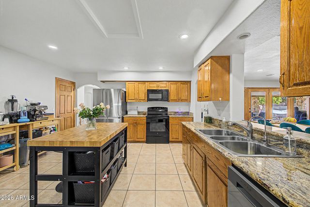 6921 E VOLTAIRE Avenue, Scottsdale, AZ 85254
