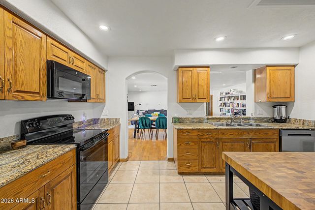 6921 E VOLTAIRE Avenue, Scottsdale, AZ 85254