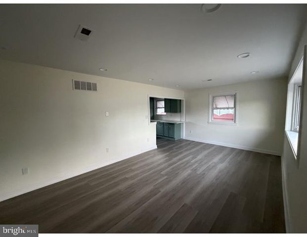 154 PETERSON BLVD, Woodbury, NJ 08096