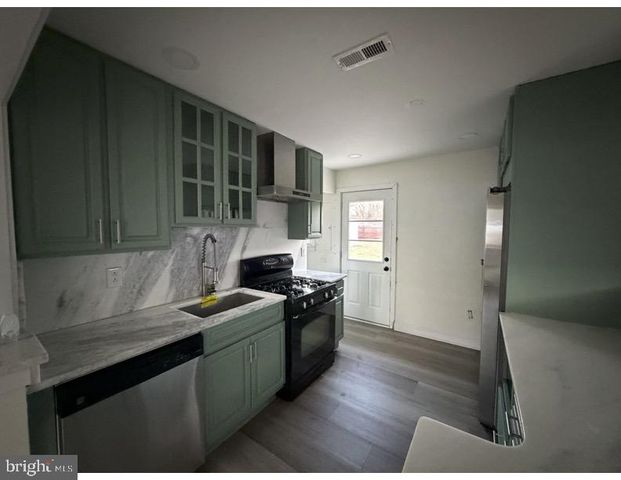 154 PETERSON BLVD, Woodbury, NJ 08096