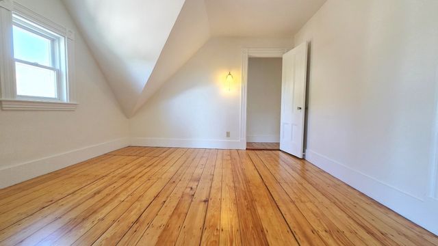 576 Trapelo Rd 2, Belmont, MA 02478