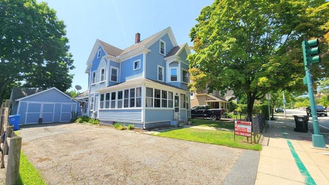 576 Trapelo Rd 2, Belmont, MA 02478