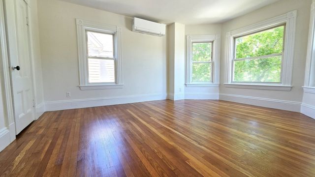 576 Trapelo Rd 2, Belmont, MA 02478