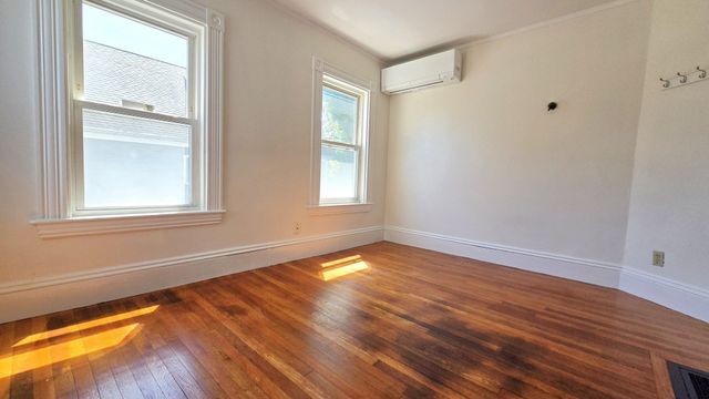 576 Trapelo Rd 2, Belmont, MA 02478