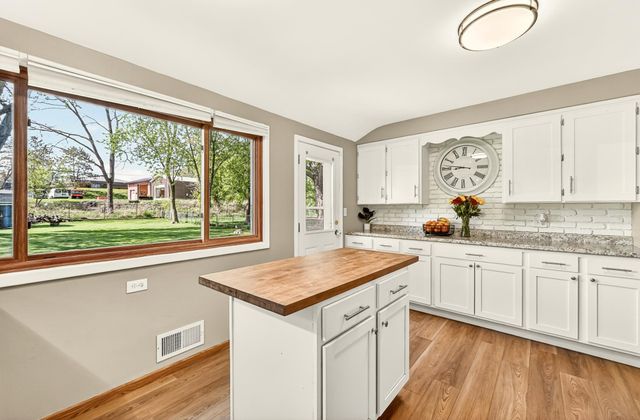 1954 15th Avenue NW, Rochester, MN 55901