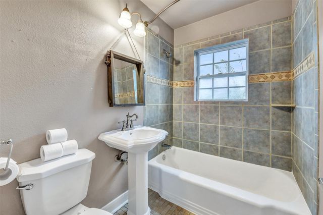 1110 64th Street, Galveston, TX 77551