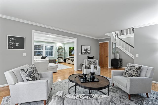 8301 Hyne Road, Brighton, MI 48114