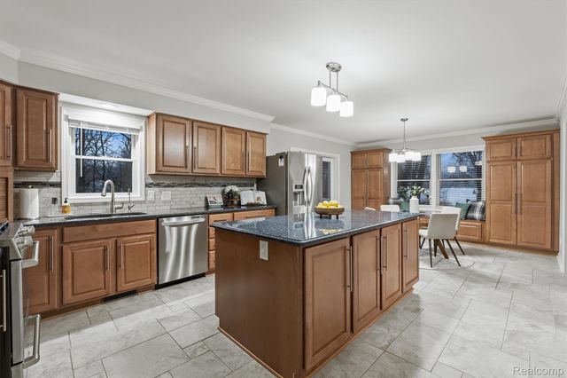 8301 Hyne Road, Brighton, MI 48114