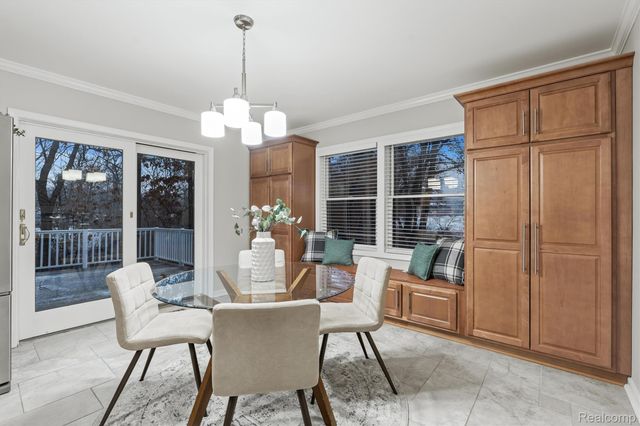 8301 Hyne Road, Brighton, MI 48114