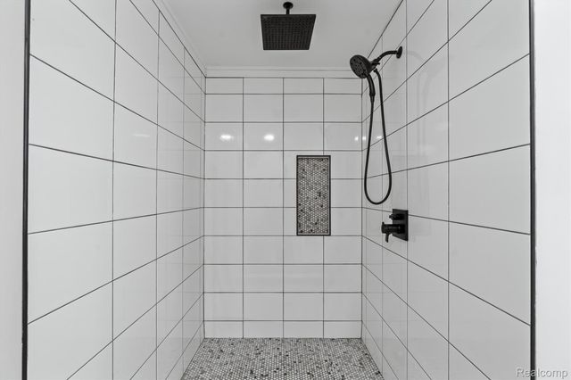 8301 Hyne Road, Brighton, MI 48114