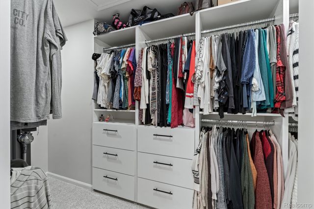 8301 Hyne Road, Brighton, MI 48114