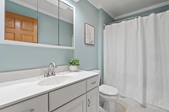 8301 Hyne Road, Brighton, MI 48114