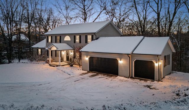 8301 Hyne Road, Brighton, MI 48114