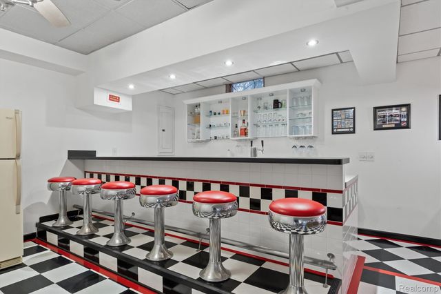 8301 Hyne Road, Brighton, MI 48114