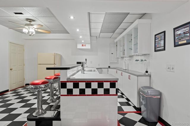 8301 Hyne Road, Brighton, MI 48114