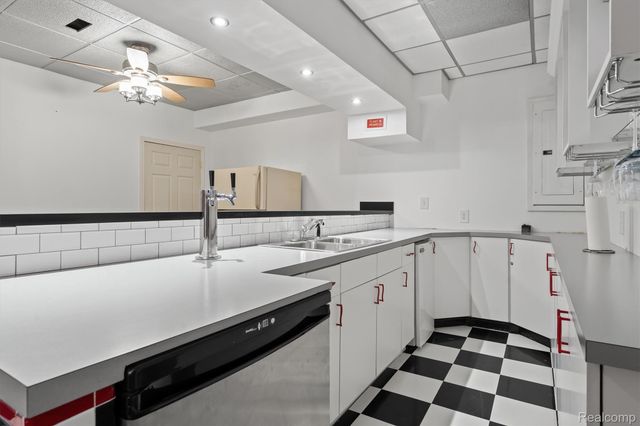 8301 Hyne Road, Brighton, MI 48114