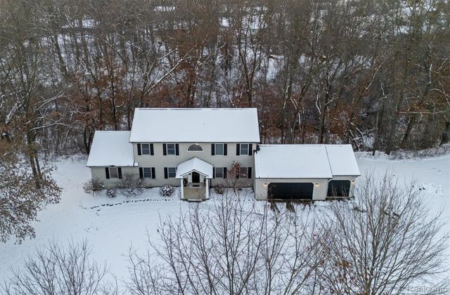 8301 Hyne Road, Brighton, MI 48114