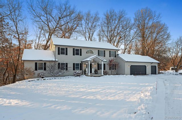 8301 Hyne Road, Brighton, MI 48114