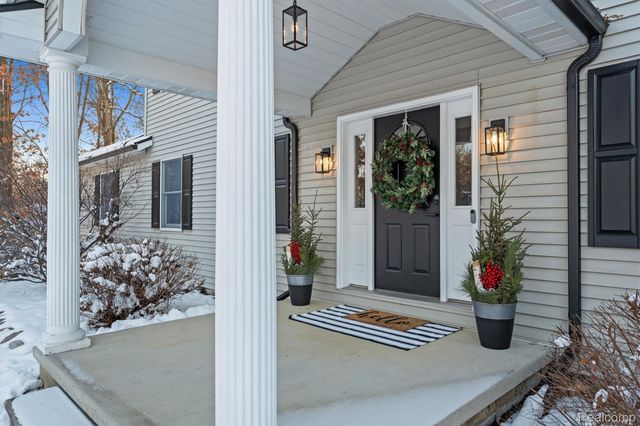 8301 Hyne Road, Brighton, MI 48114