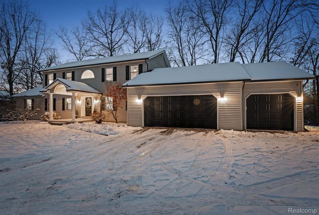 8301 Hyne Road, Brighton, MI 48114