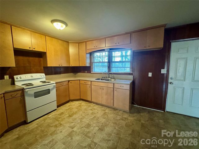 102 Ridge Drive, Stanley, NC 28164