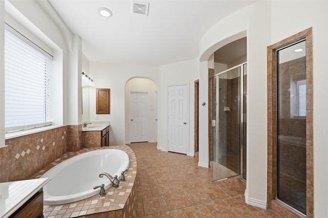 10105 Renwick Cove, Fort Worth, TX 76244