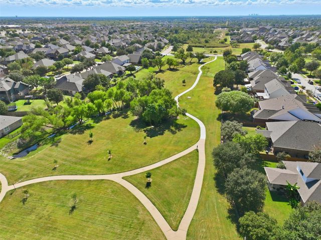 10105 Renwick Cove, Fort Worth, TX 76244