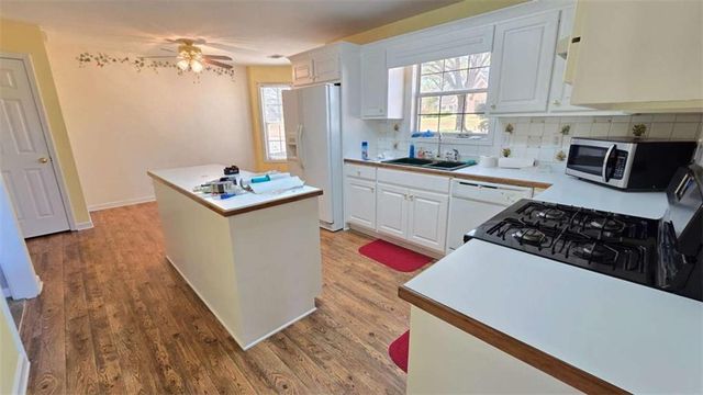 352 Olde Wick Trail, Hoschton, GA 30548