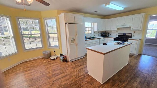 352 Olde Wick Trail, Hoschton, GA 30548