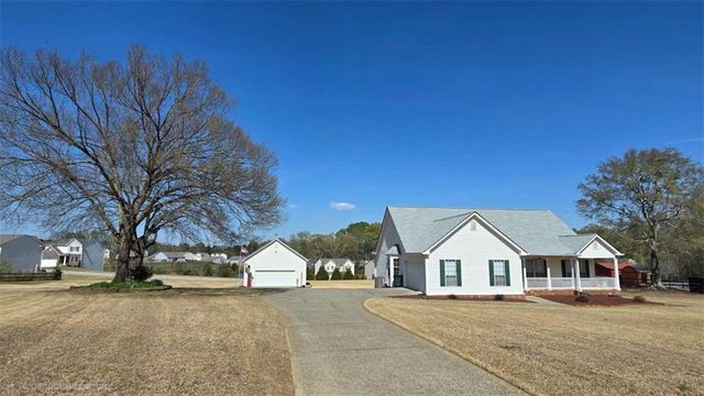 352 Olde Wick Trail, Hoschton, GA 30548