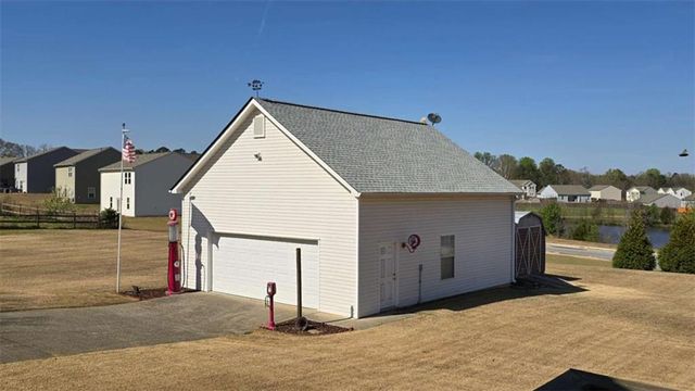 352 Olde Wick Trail, Hoschton, GA 30548