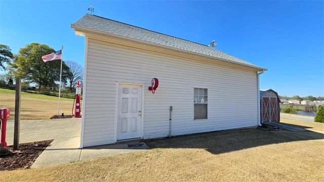 352 Olde Wick Trail, Hoschton, GA 30548