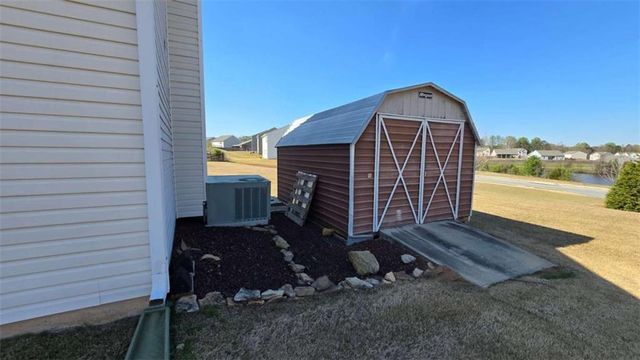 352 Olde Wick Trail, Hoschton, GA 30548