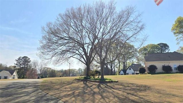 352 Olde Wick Trail, Hoschton, GA 30548