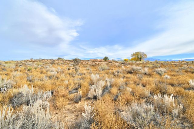 321 11th Avenue SE, Rio Rancho, NM 87124