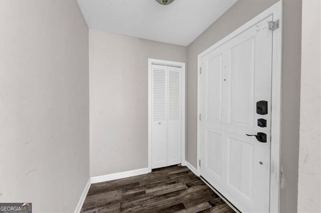 105 Adrian Place NW, Atlanta, GA 30327 — photo 4