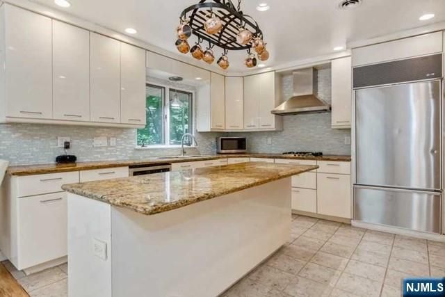 59 Bowers Lane, Closter, NJ 07624